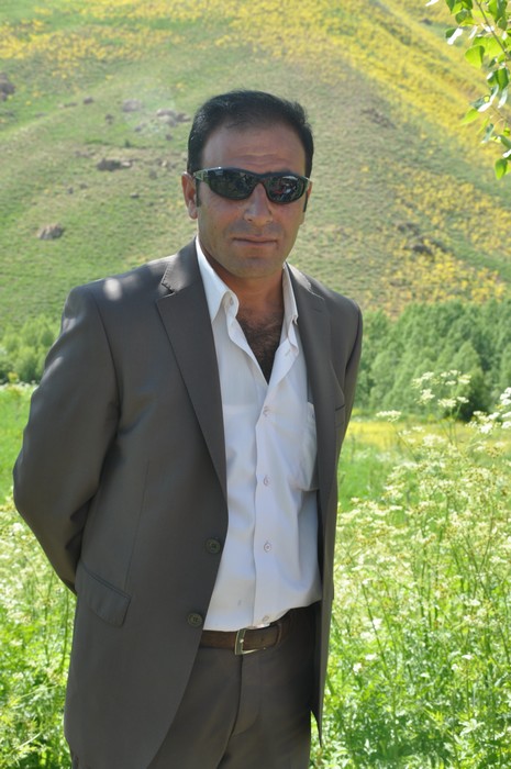 Hakkari'nin Yüksekova ilçesinde 09-10 Haziran 2012'de dünya evine giren çiftlerimizi sizlerler için sayfamıza taşıdık. Yüksekova Güncel Ailesi olarak tüm çitflerimize mutluluklar dileriz. Görüntüler: Foto: Yaşar Kaplan - Sinan Akkurt