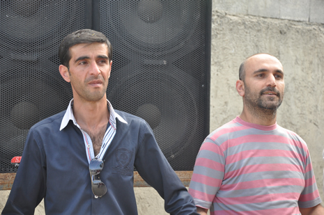 Hakkari'nin Yüksekova ilçesinde 09-10 Haziran 2012'de dünya evine giren çiftlerimizi sizlerler için sayfamıza taşıdık. Yüksekova Güncel Ailesi olarak tüm çitflerimize mutluluklar dileriz. Görüntüler: Foto: Yaşar Kaplan - Sinan Akkurt