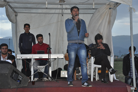 Yüksekova'da 16-17 Haziran 2012'de dünya evine giren çiftlerimizi sizlerler için sayfamıza taşıdık. Yüksekova Güncel Ailesi olarak tüm çitflerimize mutluluklar dileriz. Görüntüler: Foto: Yaşar Kaplan - Sinan Akkurt