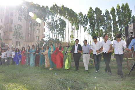 Yüksekova'da 16-17 Haziran 2012'de dünya evine giren çiftlerimizi sizlerler için sayfamıza taşıdık. Yüksekova Güncel Ailesi olarak tüm çitflerimize mutluluklar dileriz. Görüntüler: Foto: Yaşar Kaplan - Sinan Akkurt