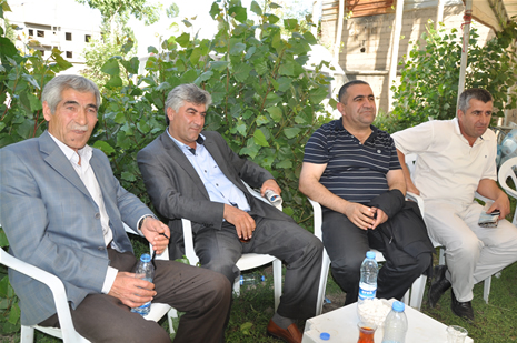 Yüksekova'da 16-17 Haziran 2012'de dünya evine giren çiftlerimizi sizlerler için sayfamıza taşıdık. Yüksekova Güncel Ailesi olarak tüm çitflerimize mutluluklar dileriz. Görüntüler: Foto: Yaşar Kaplan - Sinan Akkurt