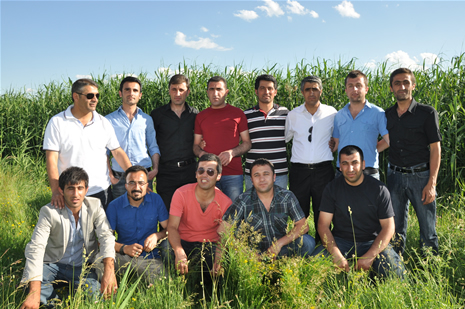 Yüksekova'da 16-17 Haziran 2012'de dünya evine giren çiftlerimizi sizlerler için sayfamıza taşıdık. Yüksekova Güncel Ailesi olarak tüm çitflerimize mutluluklar dileriz. Görüntüler: Foto: Yaşar Kaplan - Sinan Akkurt