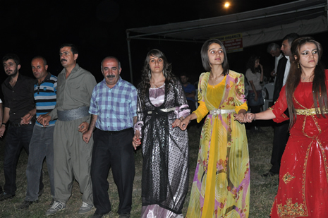 Yüksekova'da 16-17 Haziran 2012'de dünya evine giren çiftlerimizi sizlerler için sayfamıza taşıdık. Yüksekova Güncel Ailesi olarak tüm çitflerimize mutluluklar dileriz. Görüntüler: Foto: Yaşar Kaplan - Sinan Akkurt