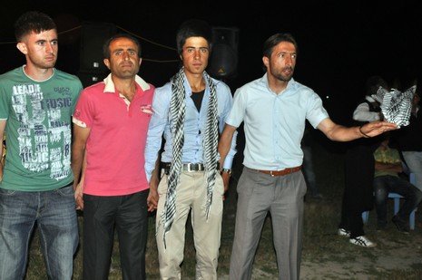 Yüksekova'da 16-17 Haziran 2012'de dünya evine giren çiftlerimizi sizlerler için sayfamıza taşıdık. Yüksekova Güncel Ailesi olarak tüm çitflerimize mutluluklar dileriz. Görüntüler: Foto: Yaşar Kaplan - Sinan Akkurt