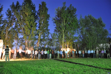 Yüksekova'da 16-17 Haziran 2012'de dünya evine giren çiftlerimizi sizlerler için sayfamıza taşıdık. Yüksekova Güncel Ailesi olarak tüm çitflerimize mutluluklar dileriz. Görüntüler: Foto: Yaşar Kaplan - Sinan Akkurt