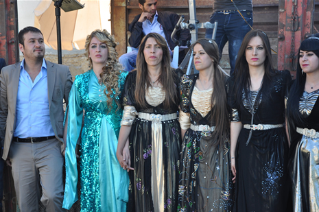 Yüksekova'da 23-24 Haziran 2012'de dünya evine giren çiftlerimizi sizlerler için sayfamıza taşıdık. Yüksekova Güncel Ailesi olarak tüm çitflerimize mutluluklar dileriz. Görüntüler: Foto: Yaşar Kaplan - Sinan Akkurt