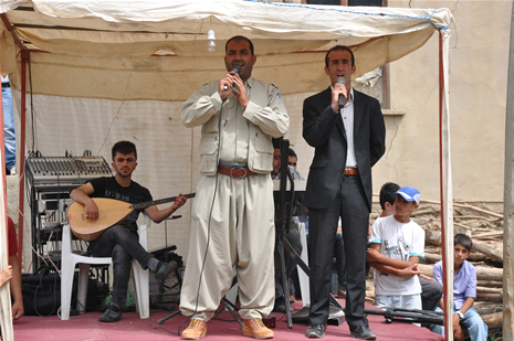 Yüksekova'da 23-24 Haziran 2012'de dünya evine giren çiftlerimizi sizlerler için sayfamıza taşıdık. Yüksekova Güncel Ailesi olarak tüm çitflerimize mutluluklar dileriz. Görüntüler: Foto: Yaşar Kaplan - Sinan Akkurt