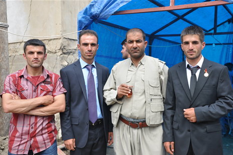 Yüksekova'da 23-24 Haziran 2012'de dünya evine giren çiftlerimizi sizlerler için sayfamıza taşıdık. Yüksekova Güncel Ailesi olarak tüm çitflerimize mutluluklar dileriz. Görüntüler: Foto: Yaşar Kaplan - Sinan Akkurt