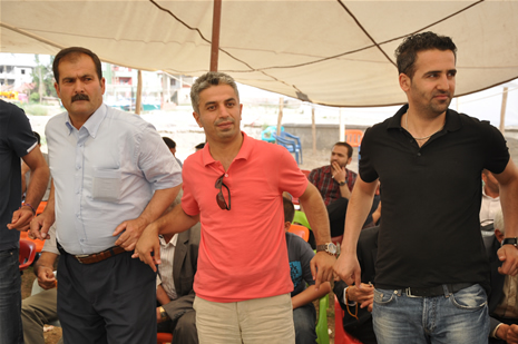 Yüksekova'da 23-24 Haziran 2012'de dünya evine giren çiftlerimizi sizlerler için sayfamıza taşıdık. Yüksekova Güncel Ailesi olarak tüm çitflerimize mutluluklar dileriz. Görüntüler: Foto: Yaşar Kaplan - Sinan Akkurt