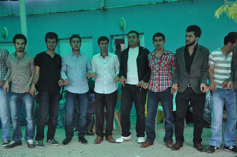 Yüksekova'da 23-24 Haziran 2012'de dünya evine giren çiftlerimizi sizlerler için sayfamıza taşıdık. Yüksekova Güncel Ailesi olarak tüm çitflerimize mutluluklar dileriz. Görüntüler: Foto: Yaşar Kaplan - Sinan Akkurt