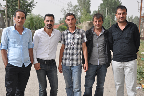 Yüksekova'da 30 Haziran 01 Temmuz 2012'de dünya evine giren çiftlerimizi sizlerler için sayfamıza taşıdık. Yüksekova Güncel Ailesi olarak tüm çitflerimize mutluluklar dileriz