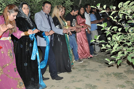 Yüksekova'da 30 Haziran 01 Temmuz 2012'de dünya evine giren çiftlerimizi sizlerler için sayfamıza taşıdık. Yüksekova Güncel Ailesi olarak tüm çitflerimize mutluluklar dileriz