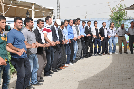 Yüksekova'da 30 Haziran 01 Temmuz 2012'de dünya evine giren çiftlerimizi sizlerler için sayfamıza taşıdık. Yüksekova Güncel Ailesi olarak tüm çitflerimize mutluluklar dileriz