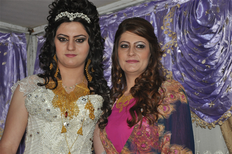 Yüksekova'da 30 Haziran 01 Temmuz 2012'de dünya evine giren çiftlerimizi sizlerler için sayfamıza taşıdık. Yüksekova Güncel Ailesi olarak tüm çitflerimize mutluluklar dileriz