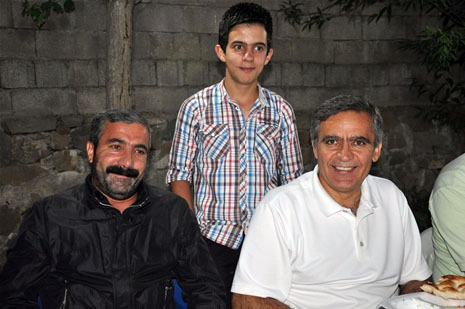 Yüksekova'da 30 Haziran 01 Temmuz 2012'de dünya evine giren çiftlerimizi sizlerler için sayfamıza taşıdık. Yüksekova Güncel Ailesi olarak tüm çitflerimize mutluluklar dileriz