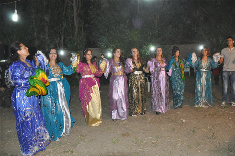 Yüksekova'da 30 Haziran 01 Temmuz 2012'de dünya evine giren çiftlerimizi sizlerler için sayfamıza taşıdık. Yüksekova Güncel Ailesi olarak tüm çitflerimize mutluluklar dileriz