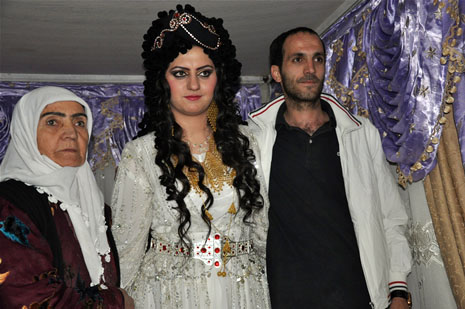 Yüksekova'da 30 Haziran 01 Temmuz 2012'de dünya evine giren çiftlerimizi sizlerler için sayfamıza taşıdık. Yüksekova Güncel Ailesi olarak tüm çitflerimize mutluluklar dileriz