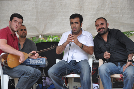 Yüksekova'da 30 Haziran 01 Temmuz 2012'de dünya evine giren çiftlerimizi sizlerler için sayfamıza taşıdık. Yüksekova Güncel Ailesi olarak tüm çitflerimize mutluluklar dileriz