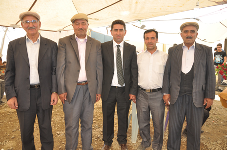 Yüksekova'da 30 Haziran 01 Temmuz 2012'de dünya evine giren çiftlerimizi sizlerler için sayfamıza taşıdık. Yüksekova Güncel Ailesi olarak tüm çitflerimize mutluluklar dileriz