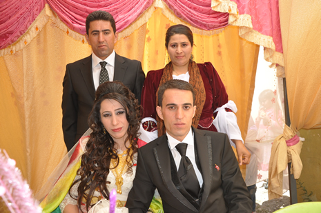 Yüksekova'da 30 Haziran 01 Temmuz 2012'de dünya evine giren çiftlerimizi sizlerler için sayfamıza taşıdık. Yüksekova Güncel Ailesi olarak tüm çitflerimize mutluluklar dileriz