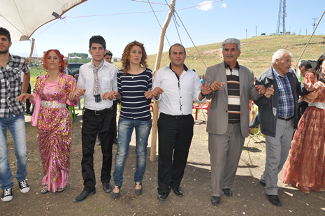 Yüksekova'da 30 Haziran 01 Temmuz 2012'de dünya evine giren çiftlerimizi sizlerler için sayfamıza taşıdık. Yüksekova Güncel Ailesi olarak tüm çitflerimize mutluluklar dileriz