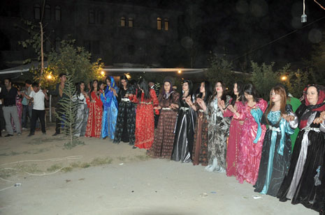 Yüksekova'da 30 Haziran 01 Temmuz 2012'de dünya evine giren çiftlerimizi sizlerler için sayfamıza taşıdık. Yüksekova Güncel Ailesi olarak tüm çitflerimize mutluluklar dileriz