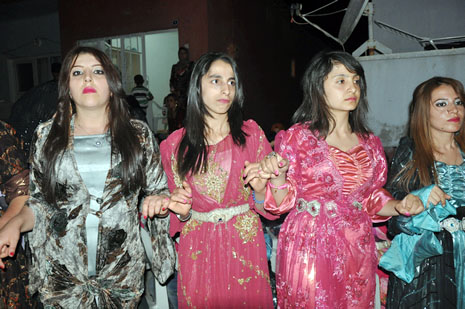 Yüksekova'da 30 Haziran 01 Temmuz 2012'de dünya evine giren çiftlerimizi sizlerler için sayfamıza taşıdık. Yüksekova Güncel Ailesi olarak tüm çitflerimize mutluluklar dileriz