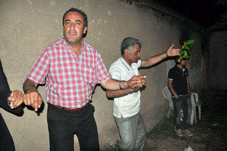 Yüksekova'da 30 Haziran 01 Temmuz 2012'de dünya evine giren çiftlerimizi sizlerler için sayfamıza taşıdık. Yüksekova Güncel Ailesi olarak tüm çitflerimize mutluluklar dileriz