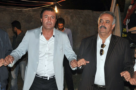 Yüksekova'da 30 Haziran 01 Temmuz 2012'de dünya evine giren çiftlerimizi sizlerler için sayfamıza taşıdık. Yüksekova Güncel Ailesi olarak tüm çitflerimize mutluluklar dileriz