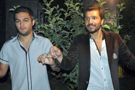 Yüksekova'da 30 Haziran 01 Temmuz 2012'de dünya evine giren çiftlerimizi sizlerler için sayfamıza taşıdık. Yüksekova Güncel Ailesi olarak tüm çitflerimize mutluluklar dileriz