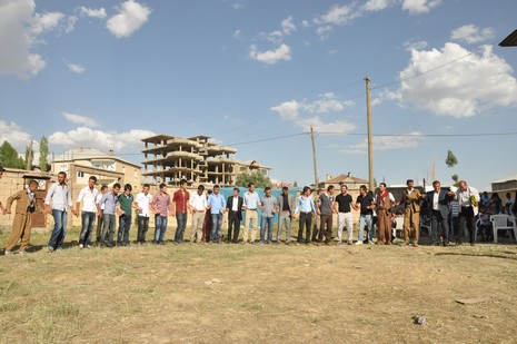 Yüksekova'da 07-08 Temmuz 2012'de dünya evine giren çiftlerimizi sizlerler için sayfamıza taşıdık. Yüksekova Güncel Ailesi olarak tüm çitflerimize mutluluklar dileriz