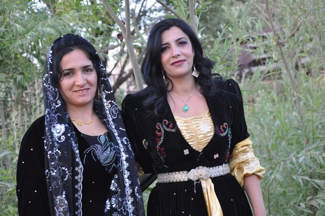 Yüksekova'da 07-08 Temmuz 2012'de dünya evine giren çiftlerimizi sizlerler için sayfamıza taşıdık. Yüksekova Güncel Ailesi olarak tüm çitflerimize mutluluklar dileriz