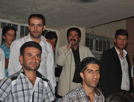 Yüksekova'da 07-08 Temmuz 2012'de dünya evine giren çiftlerimizi sizlerler için sayfamıza taşıdık. Yüksekova Güncel Ailesi olarak tüm çitflerimize mutluluklar dileriz