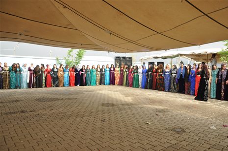 Yüksekova'da 14-15 Temmuz 2012'de dünya evine giren çiftlerimizi sizlerler için sayfamıza taşıdık. Yüksekova Güncel Ailesi olarak tüm çitflerimize mutluluklar dileriz: FOTO: GÖRÜNTÜ: YAŞAR KAPLAN - SİNAN AKKURT