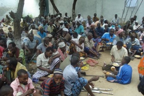 AÇLIK ve iç savaşla mücadele eden Somali'de Türk Kızılayı'nın desteğiyle sağlıklı bir yaşam ortamı yaratılıyor.
