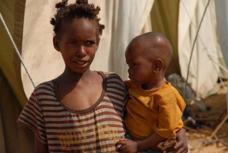 AÇLIK ve iç savaşla mücadele eden Somali'de Türk Kızılayı'nın desteğiyle sağlıklı bir yaşam ortamı yaratılıyor.
