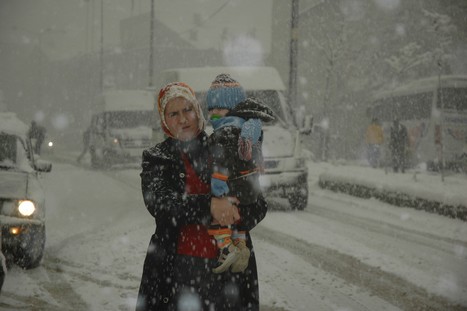 Hakkari- Yüksekova ve Şemdinli'de Lapa Lapa Yağan Kardan Fotolar...