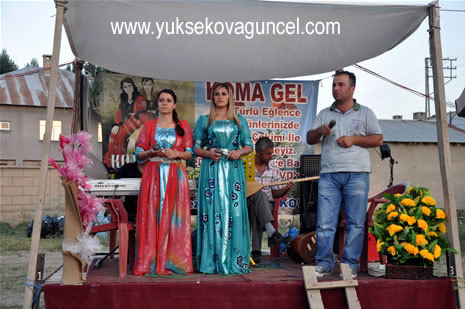 Yüksekova'da 25-26 Ağustos 2012'de dünya evine giren çiftlerimizi sizlerler için sayfamıza taşıdık. Yüksekova Güncel Ailesi olarak tüm çitflerimize mutluluklar dileriz