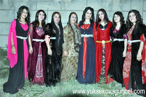 Yüksekova'da 25-26 Ağustos 2012'de dünya evine giren çiftlerimizi sizlerler için sayfamıza taşıdık. Yüksekova Güncel Ailesi olarak tüm çitflerimize mutluluklar dileriz