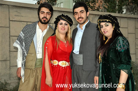 Yüksekova'da 25-26 Ağustos 2012'de dünya evine giren çiftlerimizi sizlerler için sayfamıza taşıdık. Yüksekova Güncel Ailesi olarak tüm çitflerimize mutluluklar dileriz