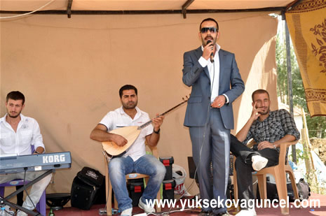 Yüksekova'da 25-26 Ağustos 2012'de dünya evine giren çiftlerimizi sizlerler için sayfamıza taşıdık. Yüksekova Güncel Ailesi olarak tüm çitflerimize mutluluklar dileriz