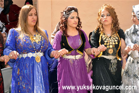 Yüksekova'da 25-26 Ağustos 2012'de dünya evine giren çiftlerimizi sizlerler için sayfamıza taşıdık. Yüksekova Güncel Ailesi olarak tüm çitflerimize mutluluklar dileriz