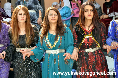 Yüksekova'da 25-26 Ağustos 2012'de dünya evine giren çiftlerimizi sizlerler için sayfamıza taşıdık. Yüksekova Güncel Ailesi olarak tüm çitflerimize mutluluklar dileriz