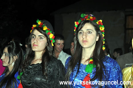 Yüksekova'da 25-26 Ağustos 2012'de dünya evine giren çiftlerimizi sizlerler için sayfamıza taşıdık. Yüksekova Güncel Ailesi olarak tüm çitflerimize mutluluklar dileriz