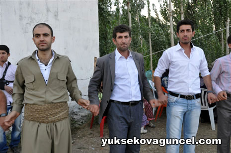 Yüksekova'da 01-02-Eylül 2012'de dünya evine giren çiftlerimizi sizlerler için sayfamıza taşıdık. Yüksekova Güncel Ailesi olarak tüm çitflerimize mutluluklar dileriz. Fotoğraf & Görüntü: Yaşar KAPLAN