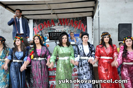 Yüksekova'da 01-02-Eylül 2012'de dünya evine giren çiftlerimizi sizlerler için sayfamıza taşıdık. Yüksekova Güncel Ailesi olarak tüm çitflerimize mutluluklar dileriz. Fotoğraf & Görüntü: Yaşar KAPLAN