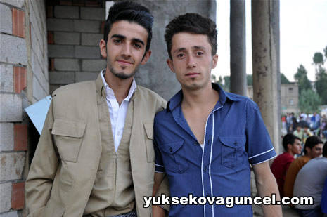 Yüksekova'da 01-02-Eylül 2012'de dünya evine giren çiftlerimizi sizlerler için sayfamıza taşıdık. Yüksekova Güncel Ailesi olarak tüm çitflerimize mutluluklar dileriz. Fotoğraf & Görüntü: Yaşar KAPLAN