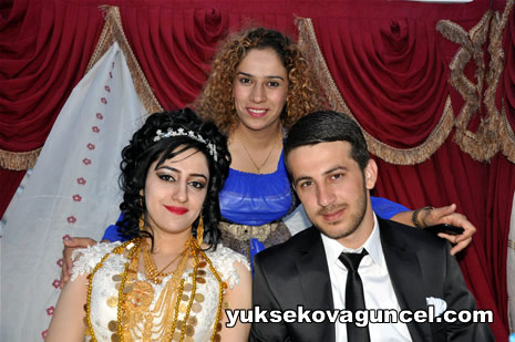 Yüksekova'da 01-02-Eylül 2012'de dünya evine giren çiftlerimizi sizlerler için sayfamıza taşıdık. Yüksekova Güncel Ailesi olarak tüm çitflerimize mutluluklar dileriz. Fotoğraf & Görüntü: Yaşar KAPLAN