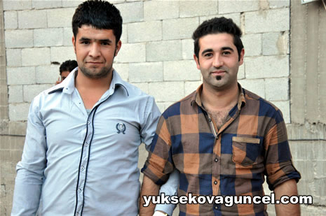 Yüksekova'da 01-02-Eylül 2012'de dünya evine giren çiftlerimizi sizlerler için sayfamıza taşıdık. Yüksekova Güncel Ailesi olarak tüm çitflerimize mutluluklar dileriz. Fotoğraf & Görüntü: Yaşar KAPLAN