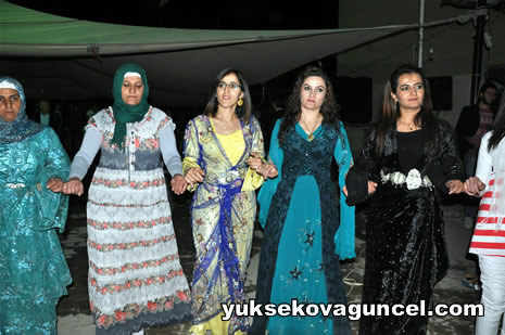 Yüksekova'da 01-02-Eylül 2012'de dünya evine giren çiftlerimizi sizlerler için sayfamıza taşıdık. Yüksekova Güncel Ailesi olarak tüm çitflerimize mutluluklar dileriz. Fotoğraf & Görüntü: Yaşar KAPLAN
